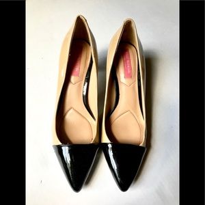 Isaac Mizrahi Blk/ Nude Kitten work Heel 6M